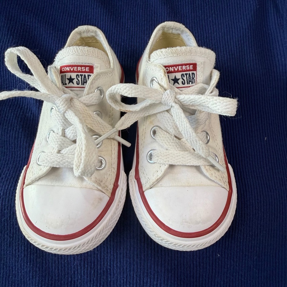 Converse Chuck Taylor All Star White Low Top Infant Sneakers Size 5 7J256